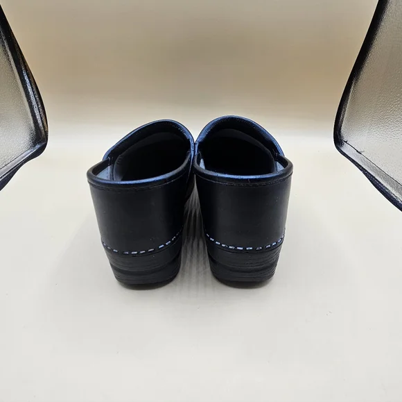 Dansko Professional Black Patent Leather Clogs Womens EU 38 US 7.5-8 Nurse Shoes - Picture 7 of 12